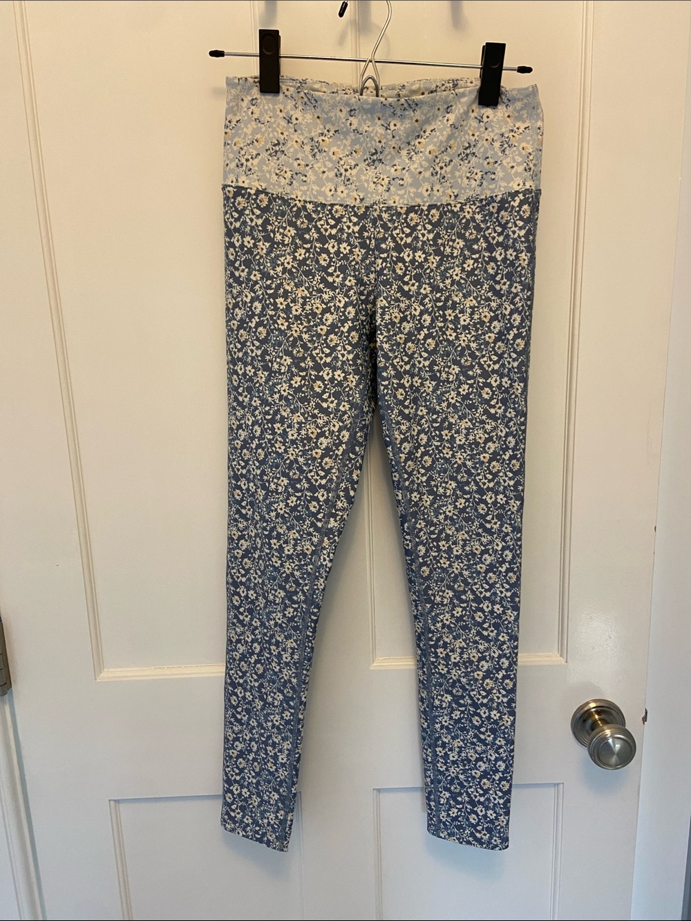 summersalt Light Blue Floral High-Rise Leggings